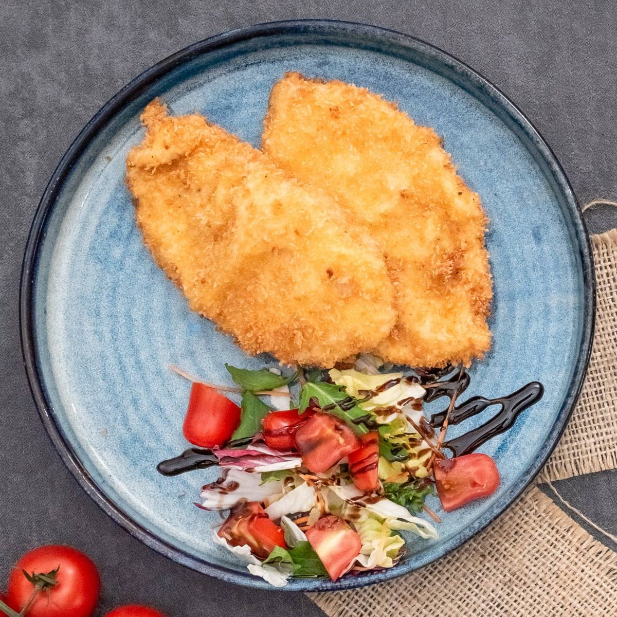 Șnițel de pui în crustă de pesmet panko